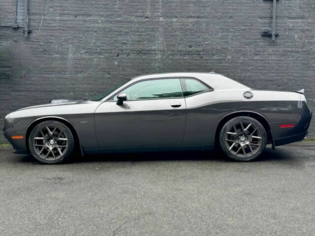 Серый Додж Челенджер, объемом двигателя 5.7 л и пробегом 76 тыс. км за 10200 $, фото 3 на Automoto.ua