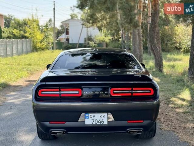 Сірий Додж Challenger, об'ємом двигуна 3.6 л та пробігом 211 тис. км за 15500 $, фото 5 на Automoto.ua