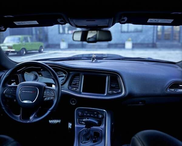Сірий Додж Challenger, об'ємом двигуна 5.65 л та пробігом 96 тис. км за 31000 $, фото 27 на Automoto.ua