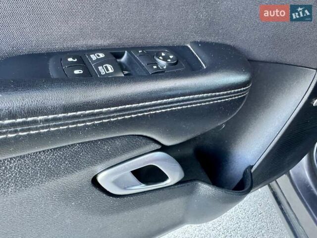 Сірий Додж Challenger, об'ємом двигуна 3.6 л та пробігом 211 тис. км за 15999 $, фото 21 на Automoto.ua