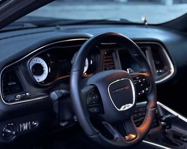Сірий Додж Challenger, об'ємом двигуна 5.65 л та пробігом 96 тис. км за 31000 $, фото 18 на Automoto.ua