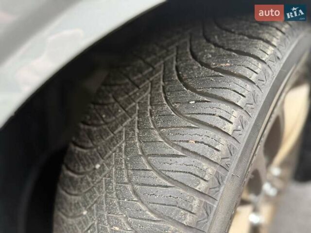 Сірий Додж Challenger, об'ємом двигуна 3.6 л та пробігом 56 тис. км за 24300 $, фото 16 на Automoto.ua