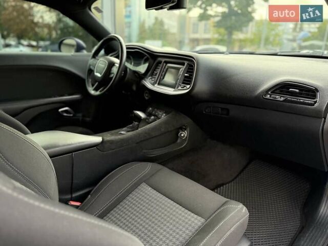 Сірий Додж Challenger, об'ємом двигуна 5.65 л та пробігом 69 тис. км за 25999 $, фото 13 на Automoto.ua