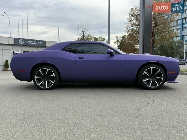 Сірий Додж Challenger, об'ємом двигуна 5.65 л та пробігом 69 тис. км за 25999 $, фото 5 на Automoto.ua
