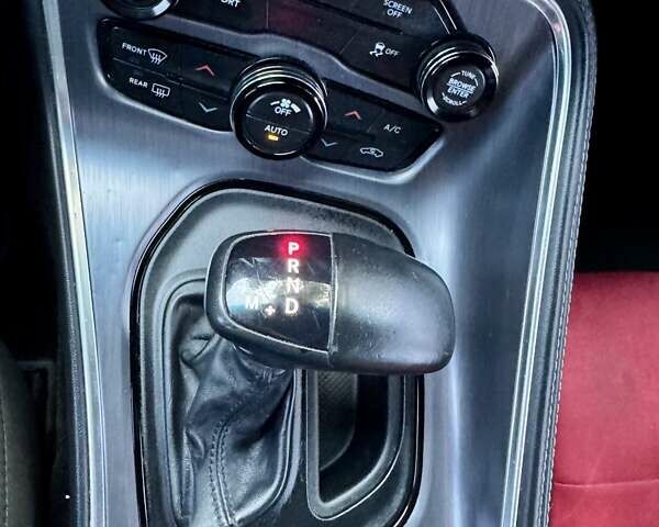 Серый Додж Челенджер, объемом двигателя 3.61 л и пробегом 211 тыс. км за 15999 $, фото 29 на Automoto.ua