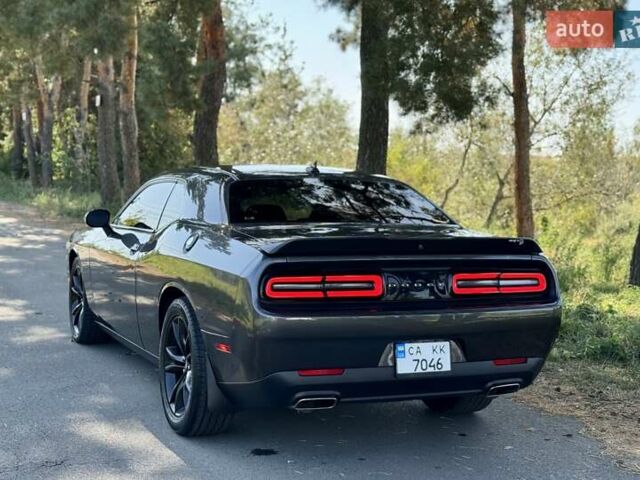 Сірий Додж Challenger, об'ємом двигуна 3.6 л та пробігом 211 тис. км за 15500 $, фото 4 на Automoto.ua