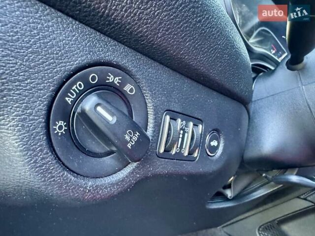 Сірий Додж Challenger, об'ємом двигуна 3.6 л та пробігом 211 тис. км за 15999 $, фото 23 на Automoto.ua