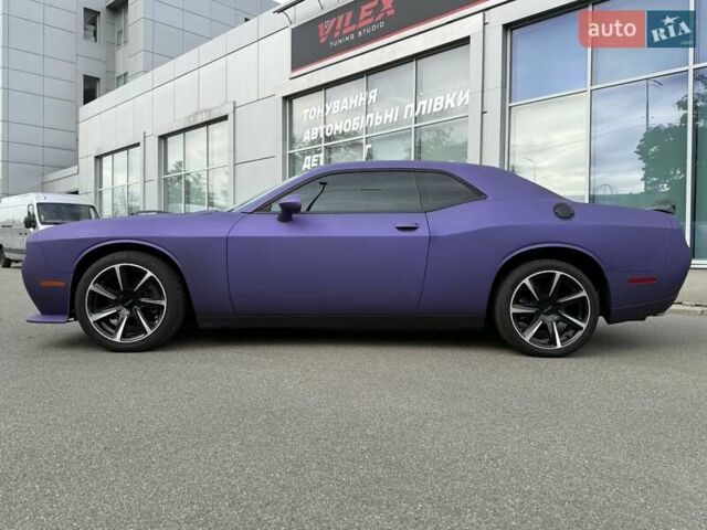 Сірий Додж Challenger, об'ємом двигуна 5.65 л та пробігом 69 тис. км за 25999 $, фото 3 на Automoto.ua