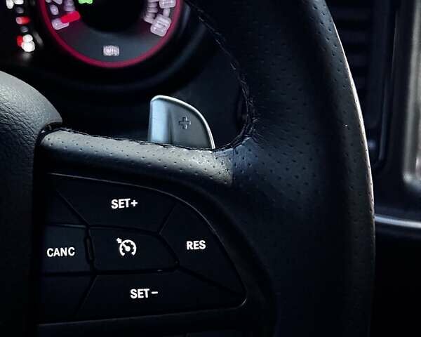 Сірий Додж Challenger, об'ємом двигуна 5.65 л та пробігом 96 тис. км за 31000 $, фото 31 на Automoto.ua