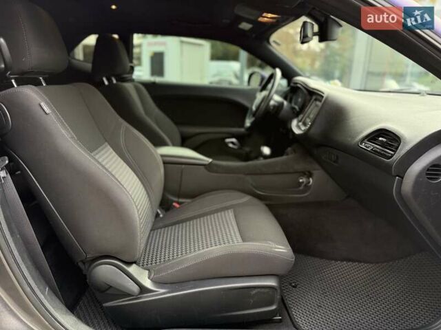 Сірий Додж Challenger, об'ємом двигуна 5.65 л та пробігом 69 тис. км за 25999 $, фото 10 на Automoto.ua