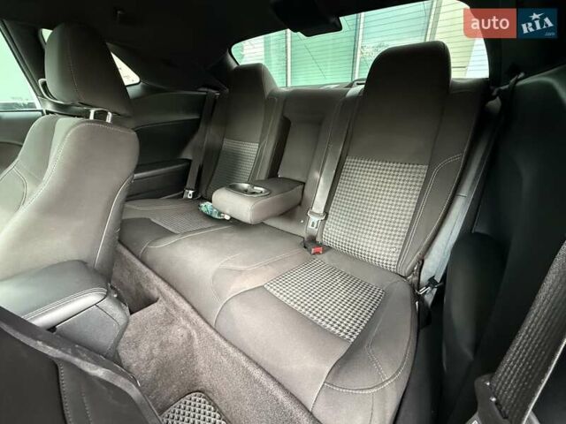 Сірий Додж Challenger, об'ємом двигуна 5.65 л та пробігом 69 тис. км за 25999 $, фото 14 на Automoto.ua