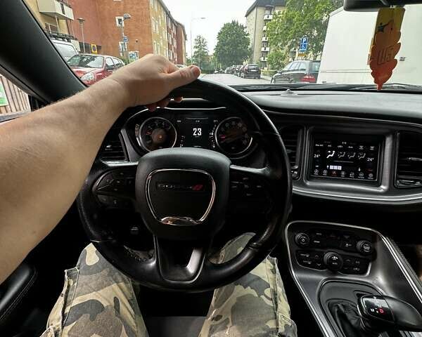 Серый Додж Челенджер, объемом двигателя 5.65 л и пробегом 146 тыс. км за 24000 $, фото 5 на Automoto.ua
