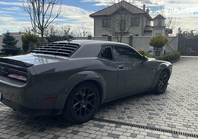 Серый Додж Челенджер, объемом двигателя 6.4 л и пробегом 31 тыс. км за 33500 $, фото 12 на Automoto.ua