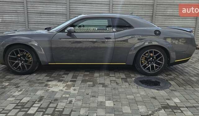 Серый Додж Челенджер, объемом двигателя 3.6 л и пробегом 135 тыс. км за 22000 $, фото 3 на Automoto.ua