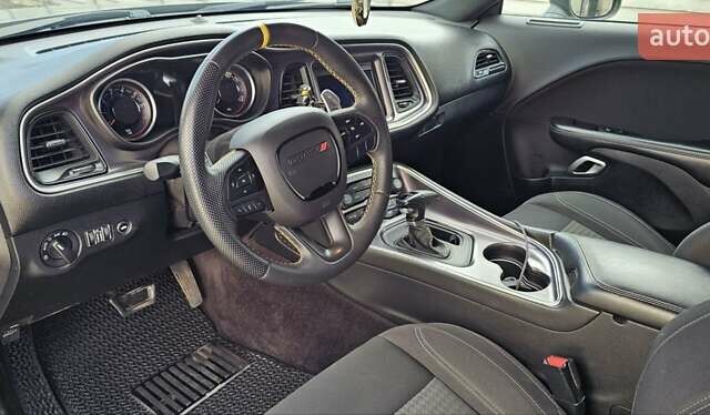 Серый Додж Челенджер, объемом двигателя 3.6 л и пробегом 135 тыс. км за 22000 $, фото 7 на Automoto.ua