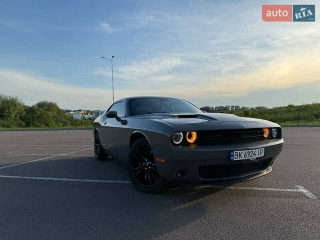 Серый Додж Челенджер, объемом двигателя 3.6 л и пробегом 139 тыс. км за 21300 $, фото 8 на Automoto.ua
