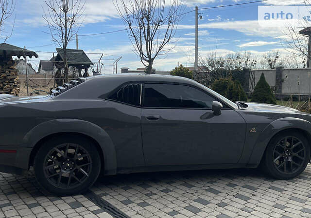 Серый Додж Челенджер, объемом двигателя 6.4 л и пробегом 31 тыс. км за 33500 $, фото 14 на Automoto.ua
