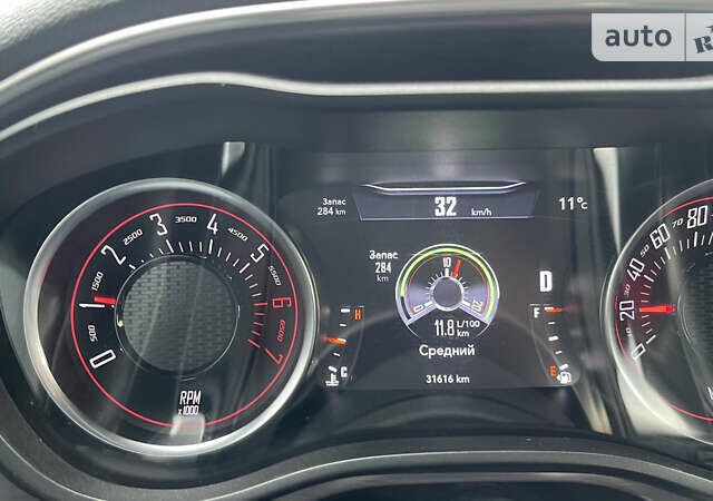 Серый Додж Челенджер, объемом двигателя 6.4 л и пробегом 31 тыс. км за 33500 $, фото 23 на Automoto.ua