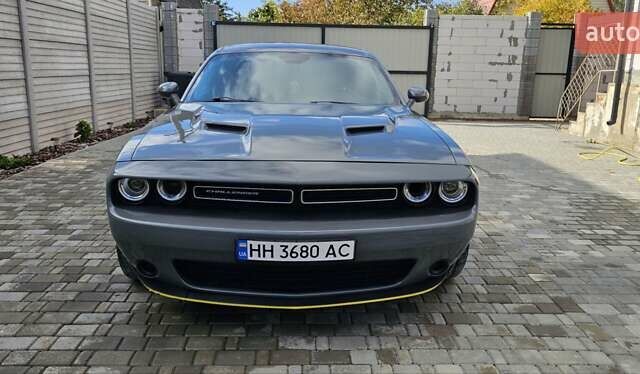 Серый Додж Челенджер, объемом двигателя 3.6 л и пробегом 135 тыс. км за 22000 $, фото 1 на Automoto.ua