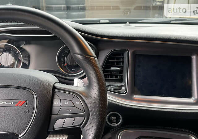 Серый Додж Челенджер, объемом двигателя 6.4 л и пробегом 31 тыс. км за 33500 $, фото 22 на Automoto.ua