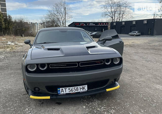 Серый Додж Челенджер, объемом двигателя 6.4 л и пробегом 31 тыс. км за 33500 $, фото 7 на Automoto.ua