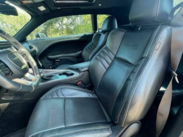 Додж Челенджер 2018 в Тернополе на Automoto.ua Серый Додж Челенджер, объемом двигателя 6.2 л и пробегом 48 тыс. км за 18000 $, фото 8 на Automoto.ua