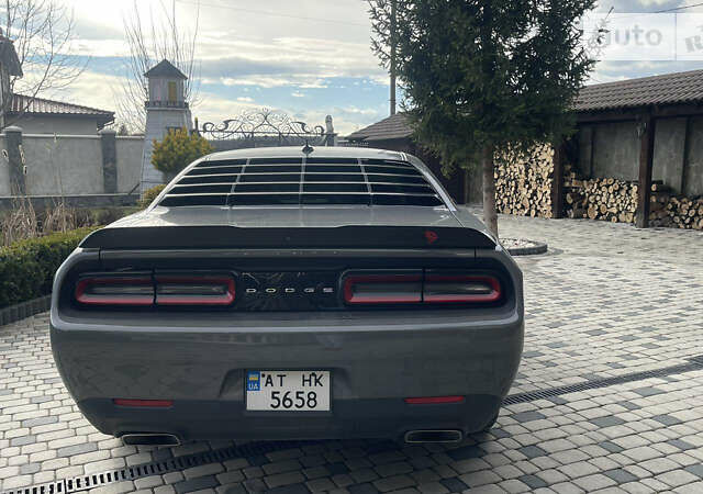 Серый Додж Челенджер, объемом двигателя 6.4 л и пробегом 31 тыс. км за 33500 $, фото 13 на Automoto.ua