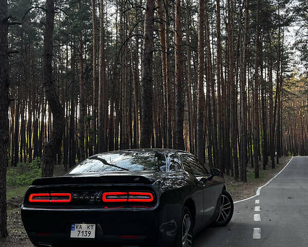 Сірий Додж Challenger, об'ємом двигуна 3.6 л та пробігом 111 тис. км за 22500 $, фото 1 на Automoto.ua