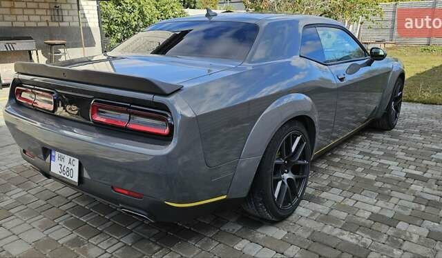 Серый Додж Челенджер, объемом двигателя 3.6 л и пробегом 135 тыс. км за 22000 $, фото 4 на Automoto.ua