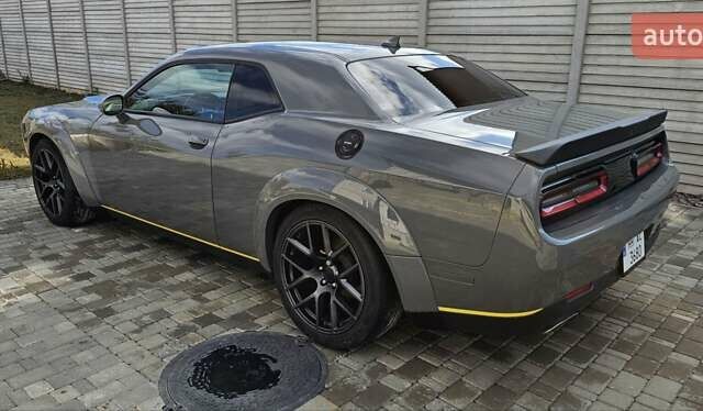 Серый Додж Челенджер, объемом двигателя 3.6 л и пробегом 135 тыс. км за 22000 $, фото 6 на Automoto.ua