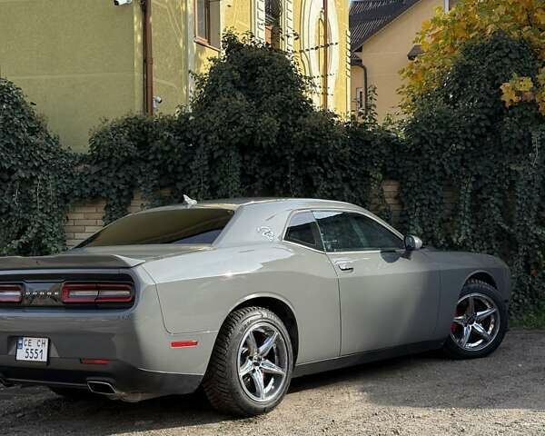 Серый Додж Челенджер, объемом двигателя 3.6 л и пробегом 180 тыс. км за 28500 $, фото 7 на Automoto.ua