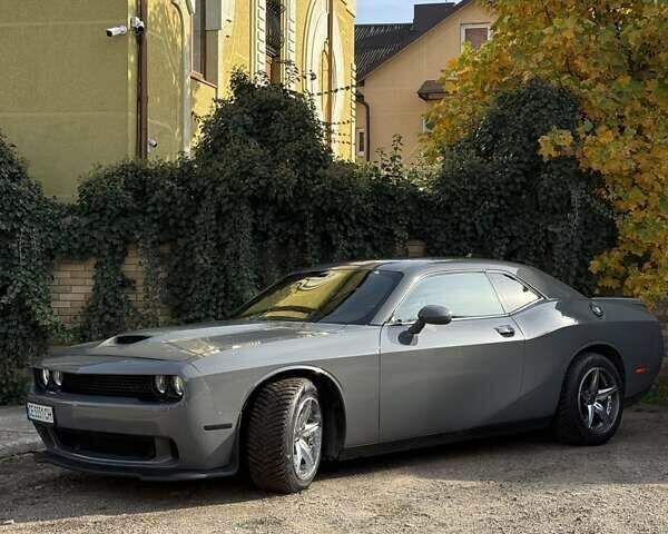 Серый Додж Челенджер, объемом двигателя 3.6 л и пробегом 180 тыс. км за 28500 $, фото 8 на Automoto.ua