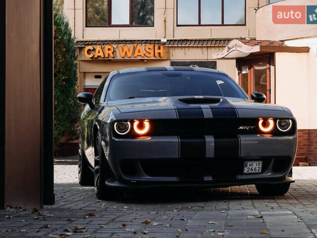 Додж Челенджер 2018 в Днепре (Днепропетровске) на Automoto.ua Серый Додж Челенджер, объемом двигателя 5.65 л и пробегом 113 тыс. км за 24000 $, фото 1 на Automoto.ua