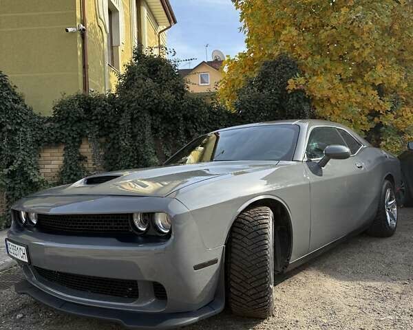 Серый Додж Челенджер, объемом двигателя 3.6 л и пробегом 180 тыс. км за 28500 $, фото 9 на Automoto.ua