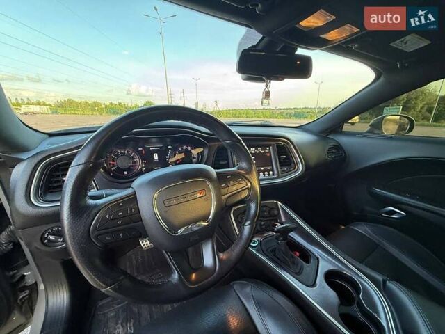 Серый Додж Челенджер, объемом двигателя 3.6 л и пробегом 139 тыс. км за 21300 $, фото 13 на Automoto.ua