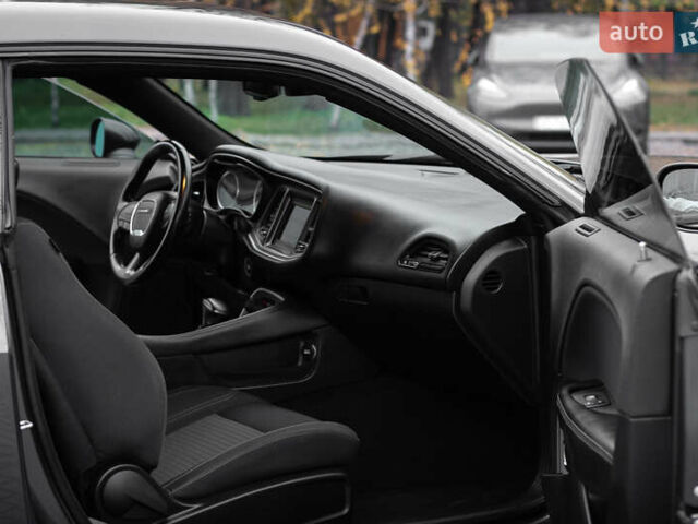 Сірий Додж Challenger, об'ємом двигуна 3.6 л та пробігом 114 тис. км за 24000 $, фото 18 на Automoto.ua