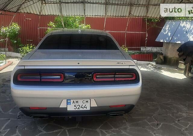 Серый Додж Челенджер, объемом двигателя 6.4 л и пробегом 46 тыс. км за 42000 $, фото 3 на Automoto.ua