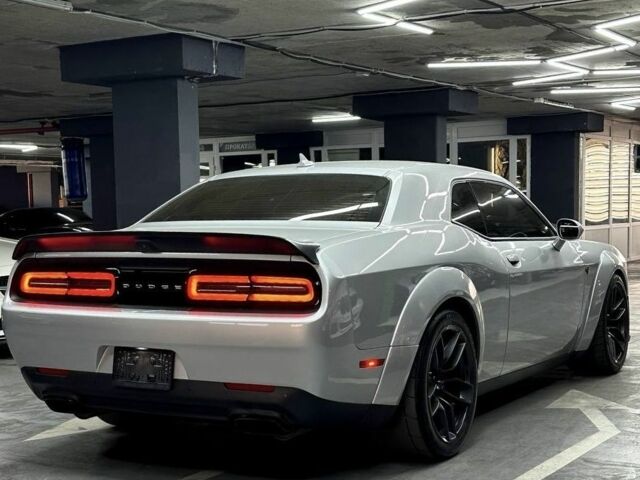 Серый Додж Челенджер, объемом двигателя 6.2 л и пробегом 20 тыс. км за 56000 $, фото 3 на Automoto.ua