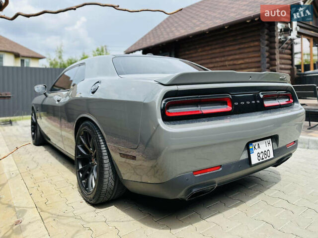 Серый Додж Челенджер, объемом двигателя 5.7 л и пробегом 46 тыс. км за 29999 $, фото 6 на Automoto.ua