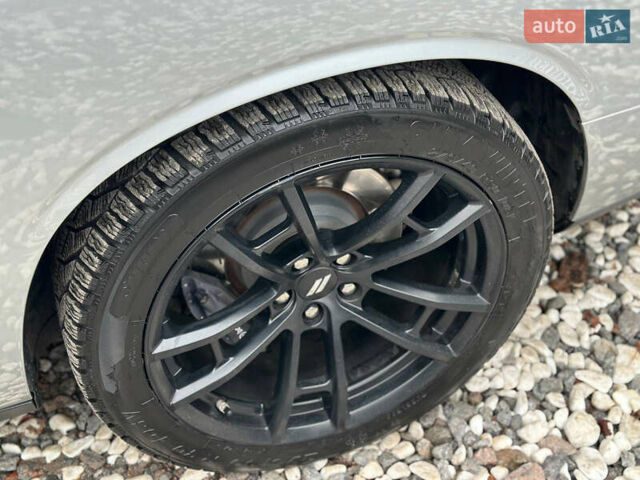 Серый Додж Челенджер, объемом двигателя 6.42 л и пробегом 57 тыс. км за 31000 $, фото 5 на Automoto.ua