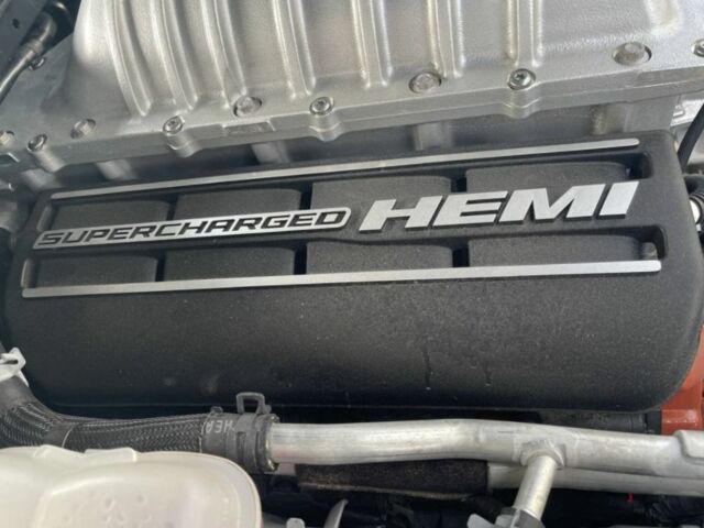 Серый Додж Челенджер, объемом двигателя 6.2 л и пробегом 20 тыс. км за 56000 $, фото 9 на Automoto.ua