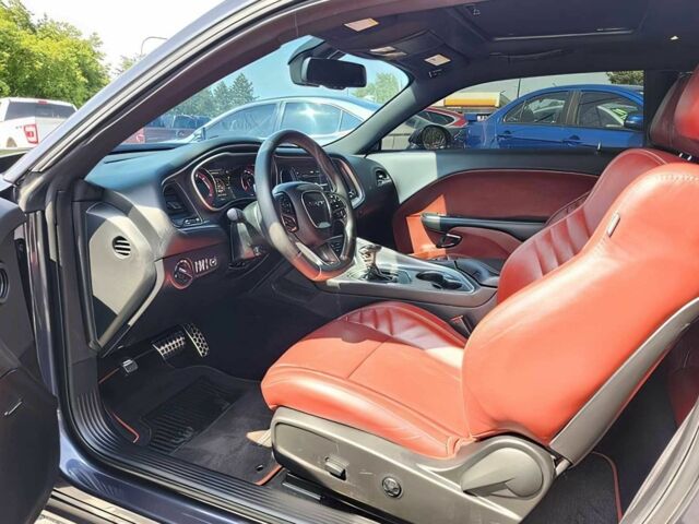 Серый Додж Челенджер, объемом двигателя 6.2 л и пробегом 33 тыс. км за 8300 $, фото 6 на Automoto.ua