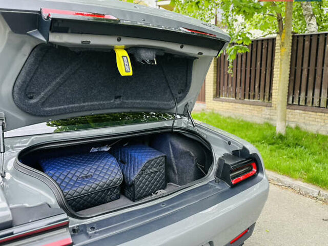 Сірий Додж Challenger, об'ємом двигуна 5.7 л та пробігом 41 тис. км за 33000 $, фото 31 на Automoto.ua