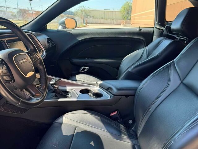 Серый Додж Челенджер, объемом двигателя 3.6 л и пробегом 38 тыс. км за 8200 $, фото 9 на Automoto.ua