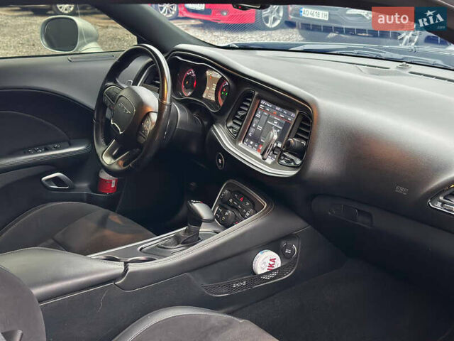 Серый Додж Челенджер, объемом двигателя 6.42 л и пробегом 57 тыс. км за 31000 $, фото 10 на Automoto.ua