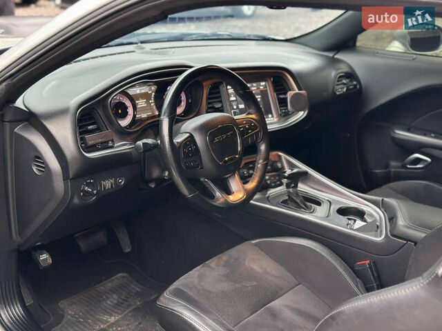 Серый Додж Челенджер, объемом двигателя 6.42 л и пробегом 57 тыс. км за 31000 $, фото 6 на Automoto.ua