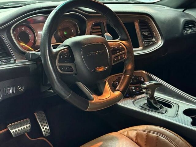 Серый Додж Челенджер, объемом двигателя 6.2 л и пробегом 20 тыс. км за 56000 $, фото 7 на Automoto.ua