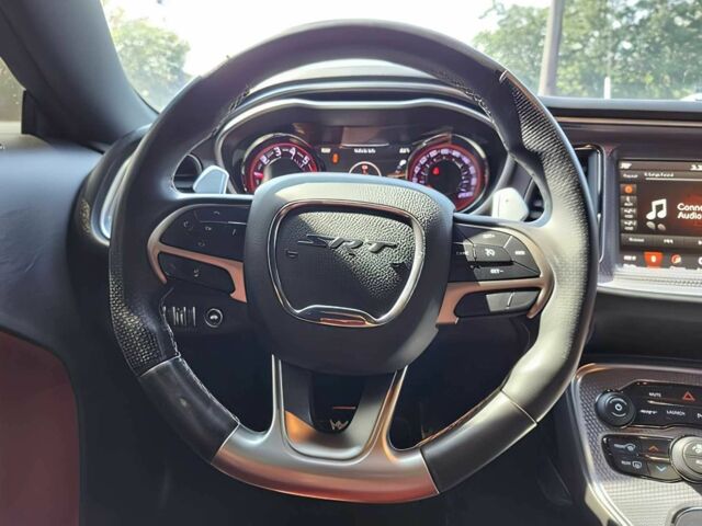 Серый Додж Челенджер, объемом двигателя 6.2 л и пробегом 33 тыс. км за 8300 $, фото 8 на Automoto.ua