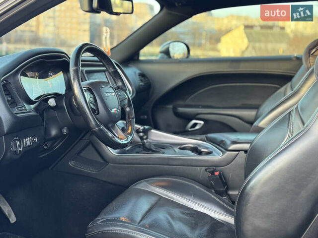 Серый Додж Челенджер, объемом двигателя 3.6 л и пробегом 123 тыс. км за 28000 $, фото 21 на Automoto.ua