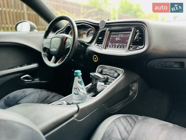 Сірий Додж Challenger, об'ємом двигуна 5.7 л та пробігом 41 тис. км за 33000 $, фото 38 на Automoto.ua